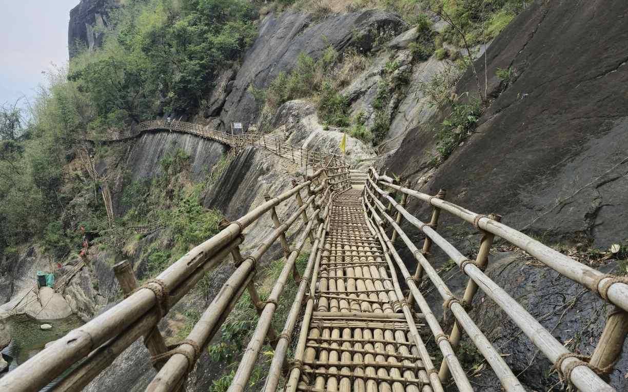 Experiential Meghalaya – Treks, Caves & Waterfall Trails
